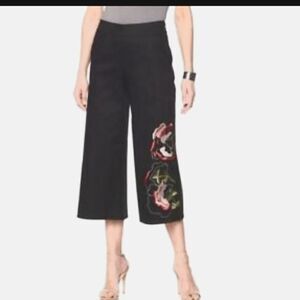 NWT Natori Woman Black Floral Embroidered Wide Leg Crop Pants Size 4